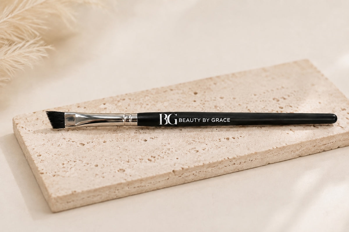 Angled brow brush