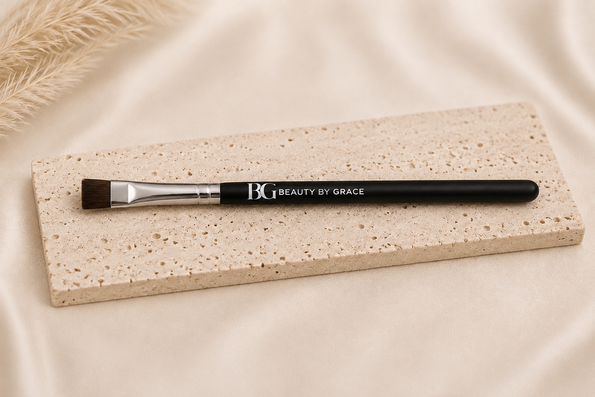 Flat brow brush